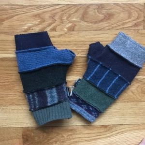 Hand gloves, fleece lined, brand new